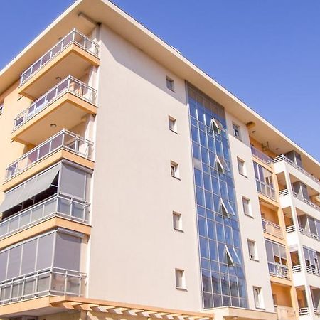 Delta Capital Apartment Podgorica Ngoại thất bức ảnh